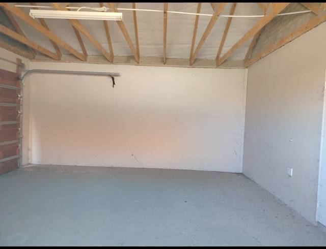 3 BEDROOM TOWNHOUSE FOR SALE IN WATERKLOOF AH